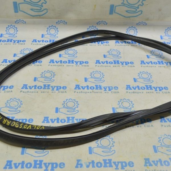 Уплотнитель двери зад прав Volvo S90 16- 31365735