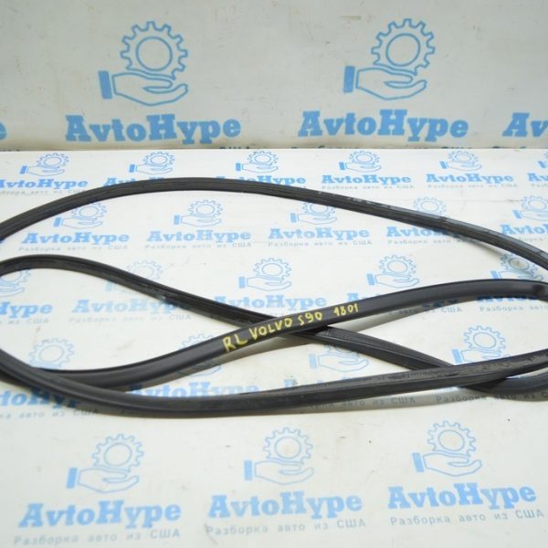 Уплотнитель двери задний левый Volvo S90 16- long 31365735 31108792