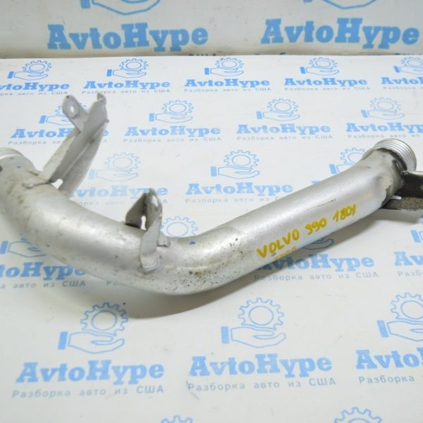 Патрубок интеркулера правый низ Volvo S90 16- S60 S80 XC60 XC70 XC90 металл 31370288