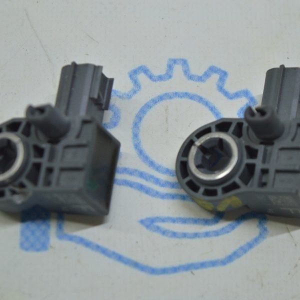 Датчик подушки безопасности перед лев Volvo S90 16- 31451528