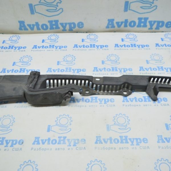 Уплотнитель переднего правого крыла Volvo S90 16- 31424805