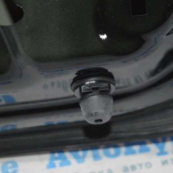 Отбойник крышки багажника на багажнике левый Volvo S90 16-