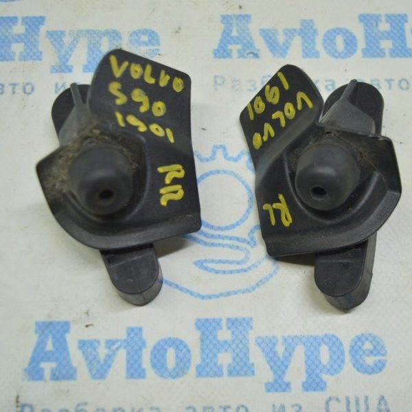 Отбойник крышки багажника на кузове правый Volvo S90 16- 32211339