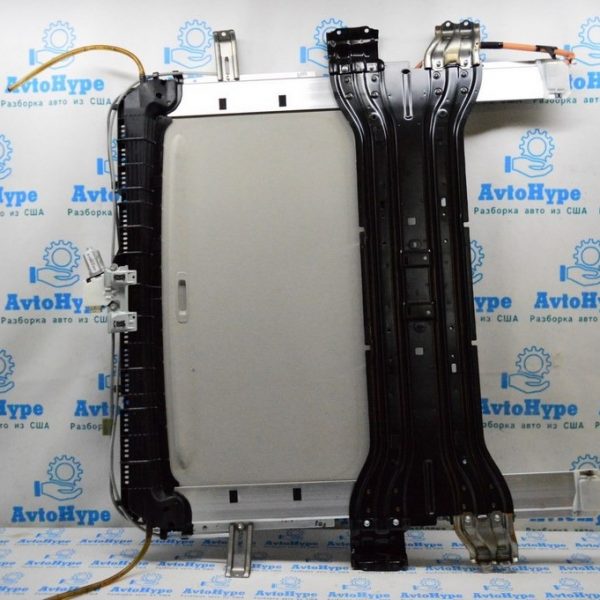 Люк в сборе Toyota Sequoia 2008-2022 (01) царапины 63203-0C020