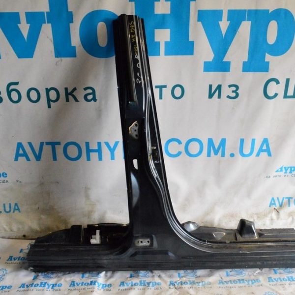 Стойка кузовная центральная правая Toyota Sequoia 2008-2022 (01) 61411-0C080