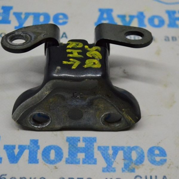 Петля двери верхняя зад прав Toyota Sequoia 2008-2022 68710-02020