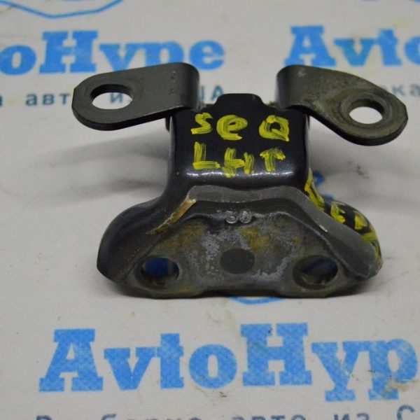 Петля двери верхняя зад лев Toyota Sequoia 2008-2022 687600c020