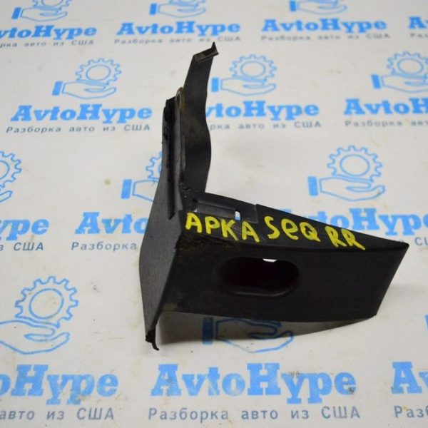 Уплотнитель крыла зад прав Toyota Sequoia 2008-2022  деф. 75850-0с010