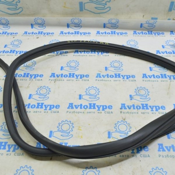 Уплотнитель дверного проема задний правый Hyundai Sonata 11-15 83120-3S000-RY