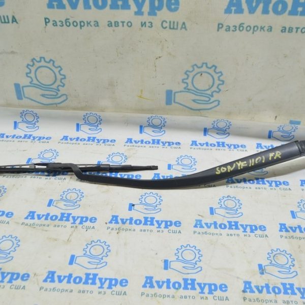 Поводок дворника правый Hyundai Sonata 11-15 983213S000