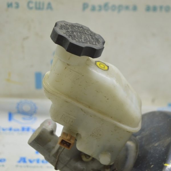 Главный тормозной цилиндр с бачком Hyundai Sonata 11-15 58510-3Q400