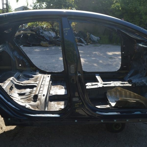 Стойка кузова центральная правая Hyundai Sonata 11-15 (01) на кузове 71402-4RB00