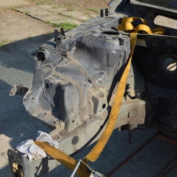 Четверть передняя правая Hyundai Sonata 11-15 (01) отрезана трещины на герметике 645024R000