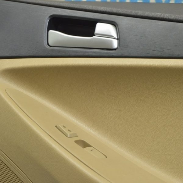 Управление стеклоподъемником передним правым Hyundai Sonata 11-15 беж 93575-3Q000-YDA