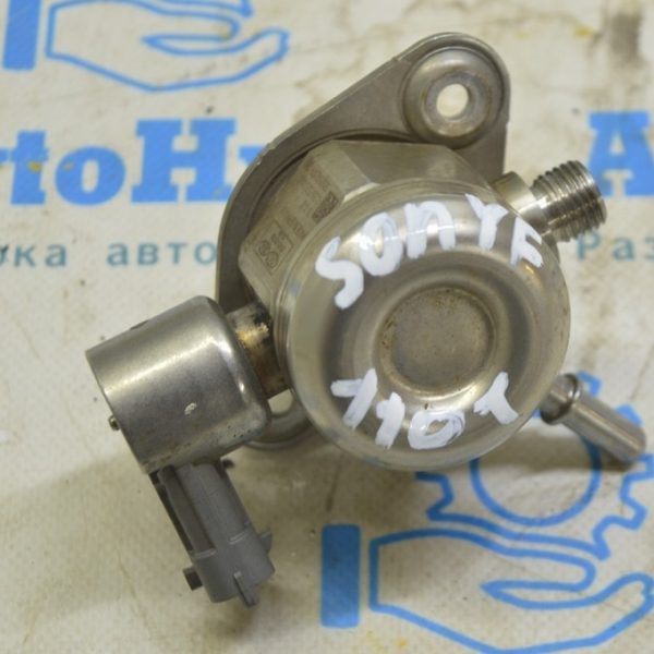 Топливный насос высокого давления ТНВД Hyundai Sonata 11-15 35320-2G720