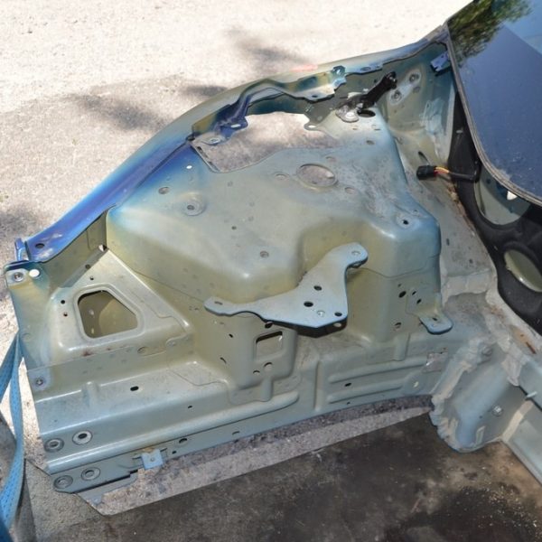 Четверть передняя правая Tesla Model 3 18- на кузове (02) 1073680-S0