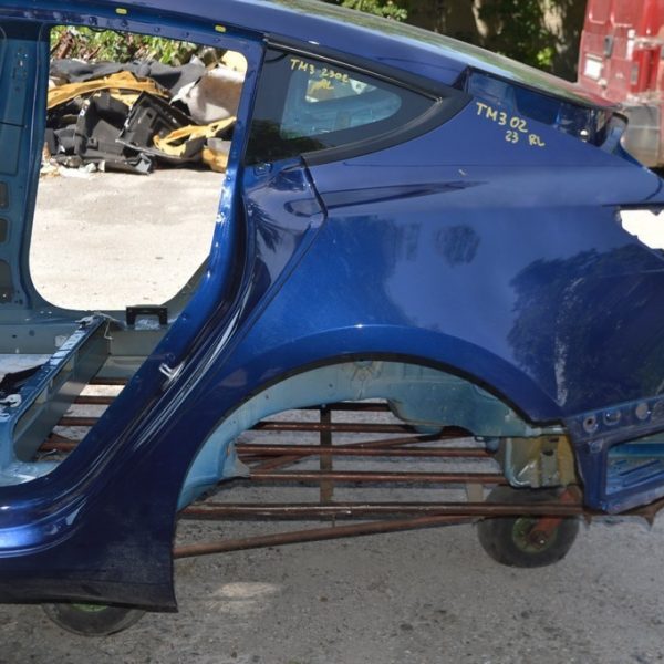 Четверть крыло задняя левая Tesla Model 3 21- на кузове (02) 1073677-S0-B