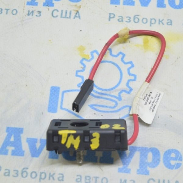 Усилитель антенны Tesla Model 3 18- тип 2 1680209-00-a