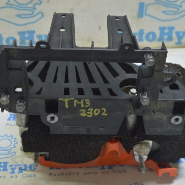 Компрессор кондиционера Tesla Model 3 21- с кожухом (02) 1501256-01-L