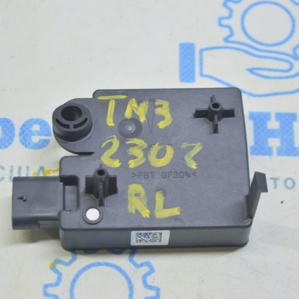 REAR BUMPER BODY CONTROL MODULE BCM Tesla Model 3 18- (02) 1097855-00-H