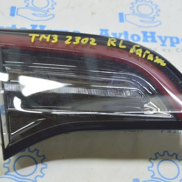 Фонарь внутренний крышка багажника левый Tesla Model 3 18- тип 2 1077401-96-G