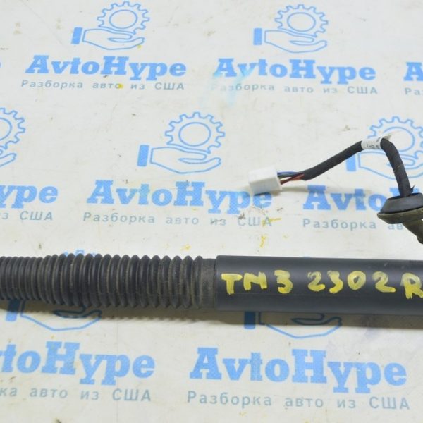 Амортизатор крышки багажника лев Tesla Model 3 18- электро 1551488-99-B