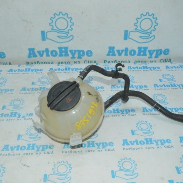 Патрубок с расширительного бачка 2 VW Tiguan 09-17 5N0122447J