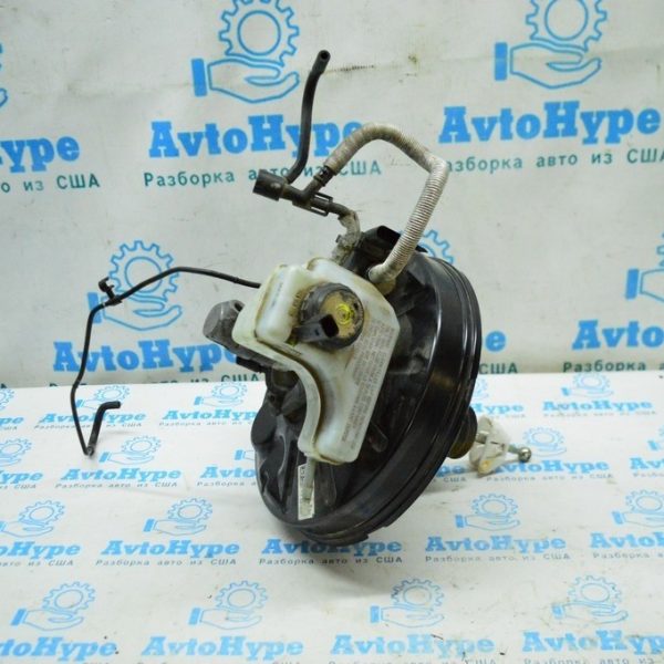 Главный тормозной цилиндр с бачком VW Tiguan 09-17 3C1614019E