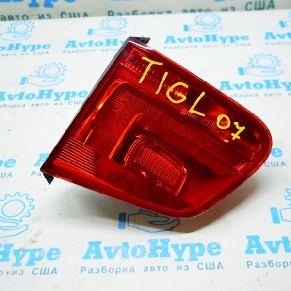 Фонарь внутренний (крышка багажника) правый VW Tiguan 12-17 (07) 5N0945094J