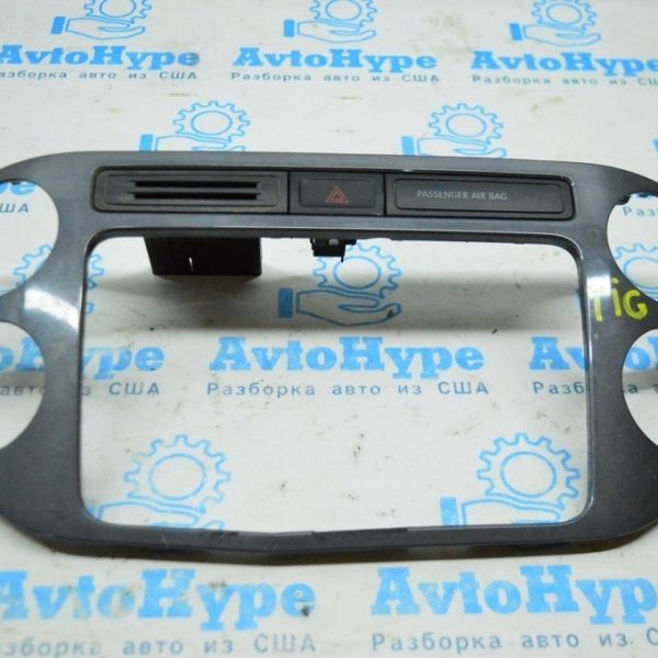 Обрамление монитора VW Tiguan 09-17 5N0858071D