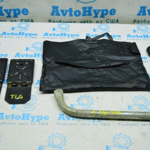 Буксировочный крюк VW Tiguan 09-17 (08) 1T0-805-615-A