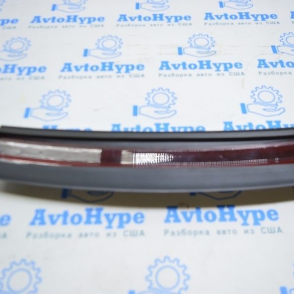 Стоп сигнал Tesla Model 3 18- 1077405-00-H