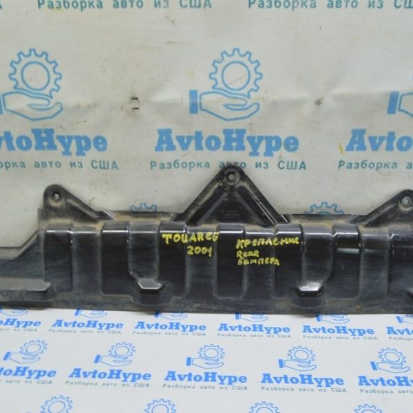 Кронштейн заднего бампера центр VW Touareg 18- металл 760813231