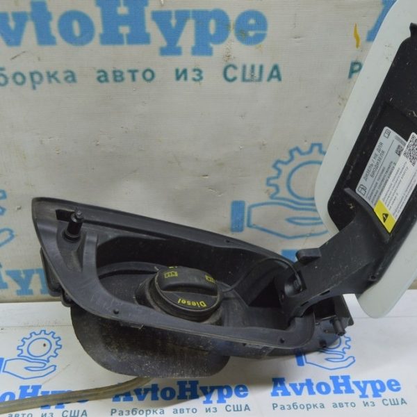 Крышка заливной горловины бензобака VW Touareg 18- 3.0d 4G0201550K