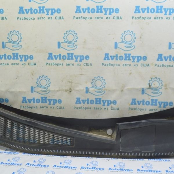 Решетка дворников (пластик) VW Touareg 18- 761819401A 9B9