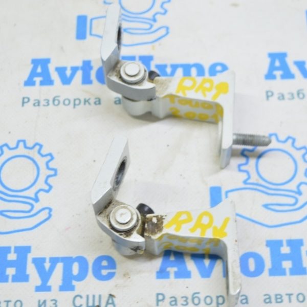 Петля двери нижняя зад прав VW Touareg 18- 8S0833406A