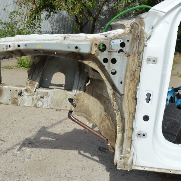 Четверть передняя левая VW Touareg 18- белая (01) 4M0805109F