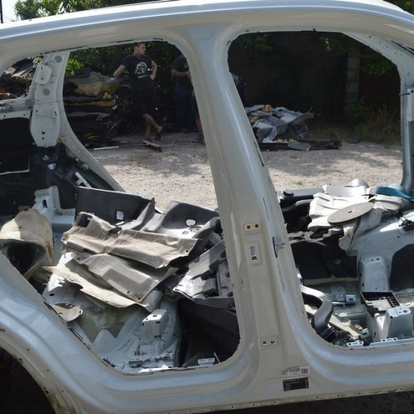 Скоба замка двери VW Touareg 18- 4M0837033A