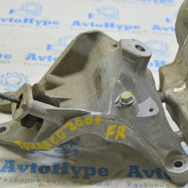 Кронштейн опоры двигателя правый VW Touareg 18- 3.0d 4M0199308BM