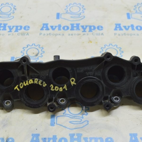 Коллектор впускной нижняя часть правый VW Touareg 18- 3.0d 059129765T