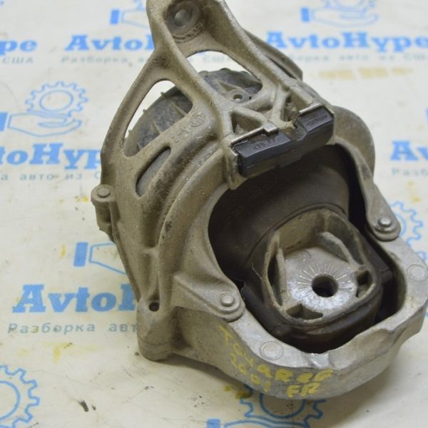 Подушка двигателя правая VW Touareg 18- 3.0d (01) 30ткм идеал 2021год 4M0199372FF