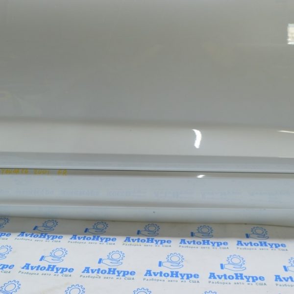 Накладка двери нижняя перед прав VW Touareg 18- белый C9A (01) в цвет 760854940E