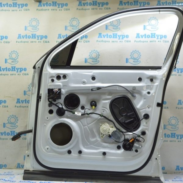 Уплотнитель двери перед прав VW Touareg 18- 760837701