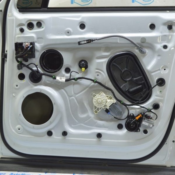 Датчик подушки безопасности дверь прав VW Touareg 18- 5Q0959354