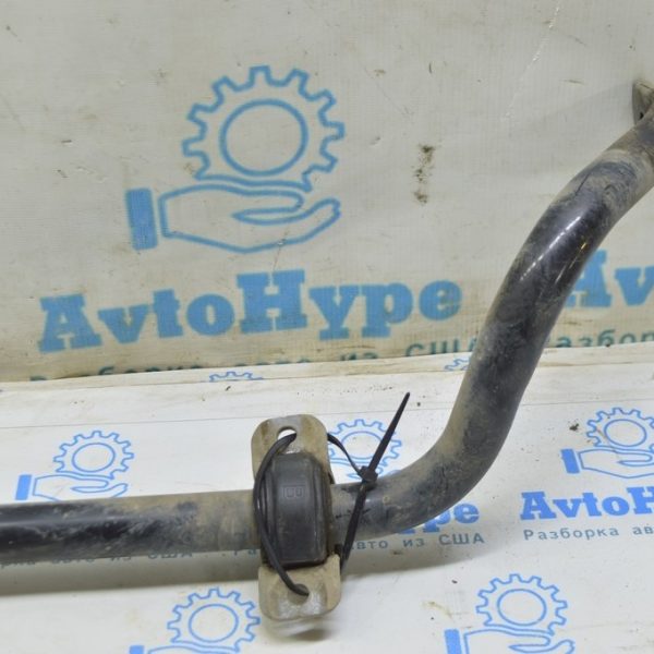 Скоба переднего стабилизатора VW Touareg 18- (01) 4M0411336