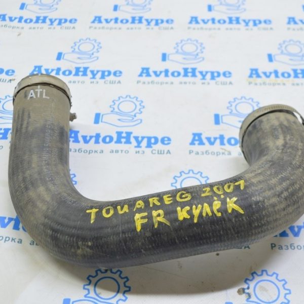 Патрубок интеркулера правый VW Touareg 18- 3.0d первый, резина 4M0145738AD