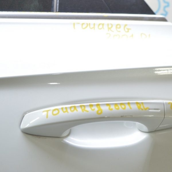 Заглушка внешней ручки зад лев VW Touareg 18- 5G0839167D