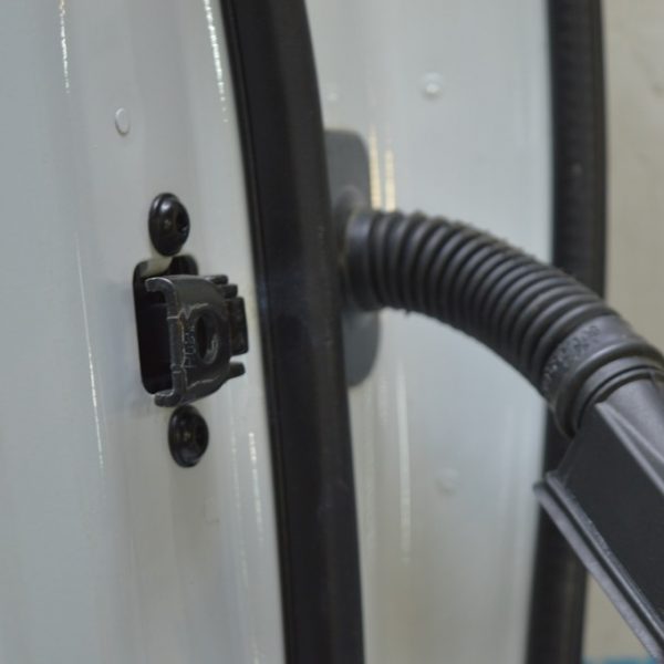 Ограничитель двери зад лев VW Touareg 18- 760839249A