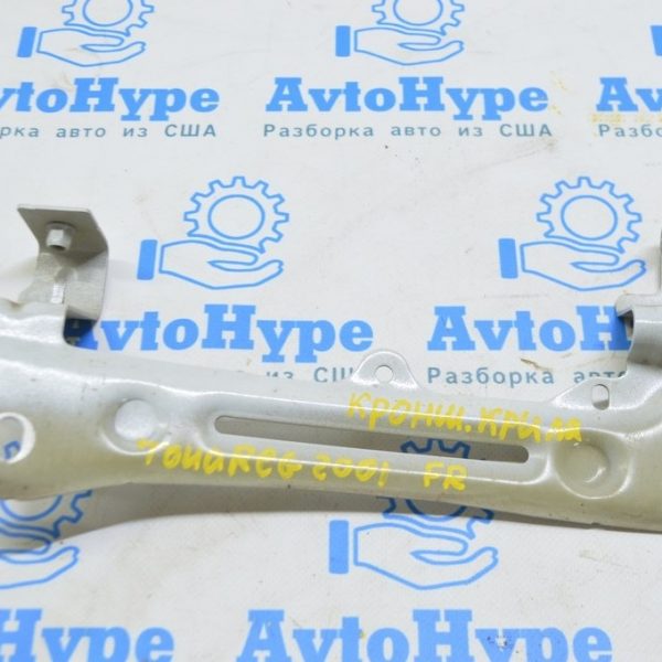 Кронштейн крыла перед прав VW Touareg 18- верхний 760821432