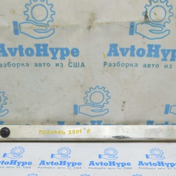 Кронштейн переднего бампера VW Touareg 18- 4M0802507D